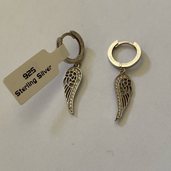 SOLD❣️Silver angel wing cz dangle hoop earrings - Picture 4 of 5